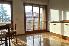 MINI ARREDATO CON CANTINA E TERRAZZA