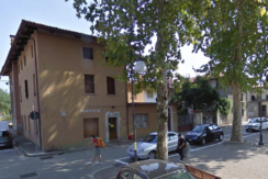 Casa da ristrutturare con giardino e terrazzo vivibile