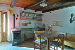 Casa accostata su due livelli con giardinoCasa accostata su due livelli con giardino