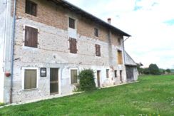 Rustico indipendente con giardino