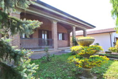 Villa con giardino mansarda e taverna