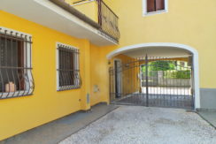 Nuova casa in linea tricamere