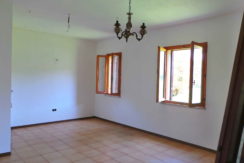 Casa di testa bicamere ristrutturata