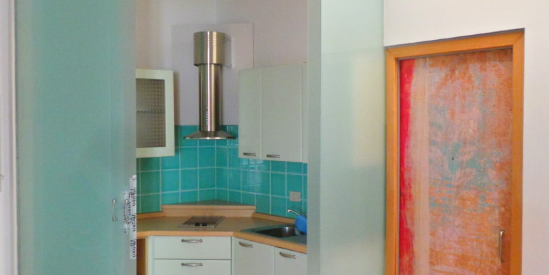 Ufficio arredato con pareti attrezzate