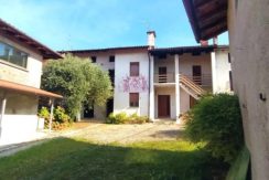 Rustico in corte