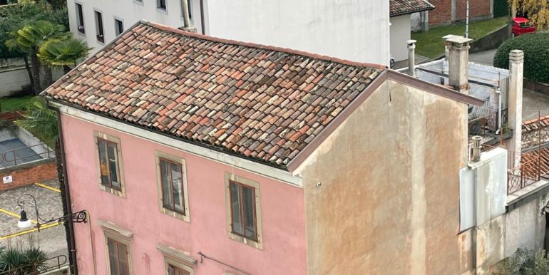 Casa indipendente su tre piani con terrazza panoramica in centro città