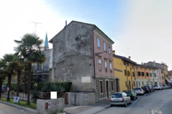 Casa indipendente su tre piani con terrazza panoramica in centro città