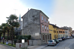 Casa indipendente su tre piani con terrazza panoramica in centro città