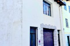 Casa in linea con garage