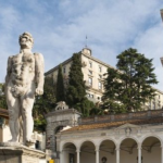 Nuovi negozi in centro storico grazie a un'Agenzia Immobiliare