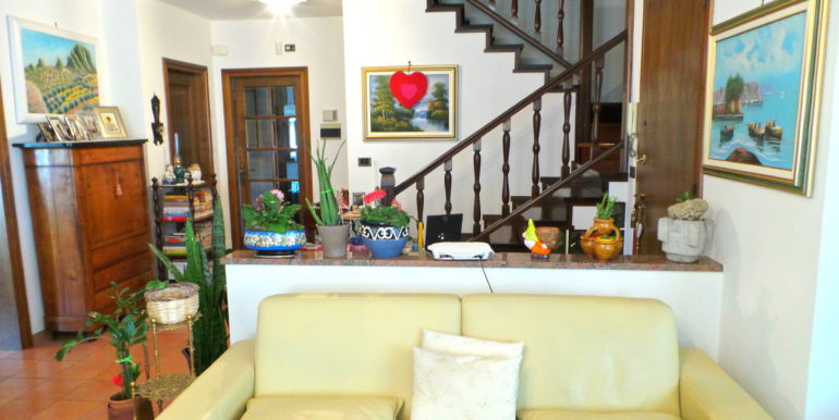 Villa monopiano con garage doppio