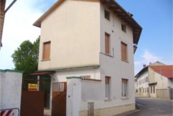 Casa di testa in zona tranquilla