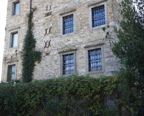 Casa di testa in pietra da riattare