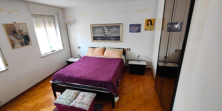 Ampio bicamere con doppio garage