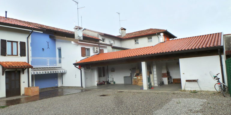 Casa pluricamere in corte privata