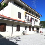 Casa in linea di testa