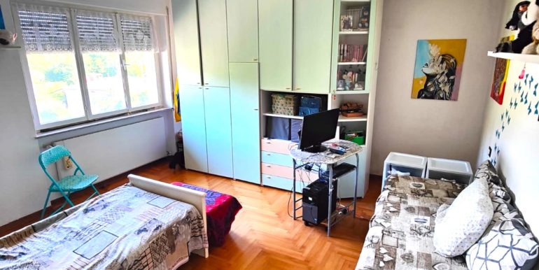 Ampio bicamere con doppio garage