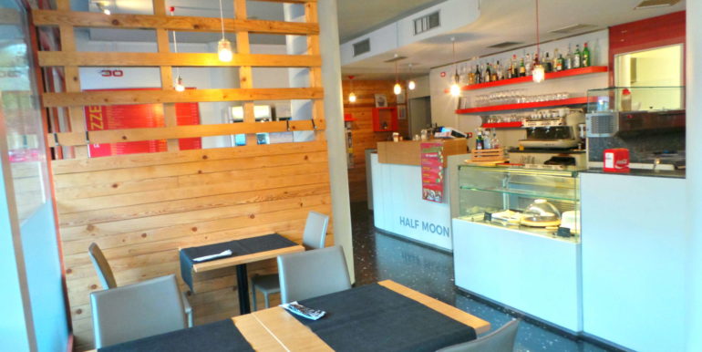 Bar Ristorante con cucina e canna fumaria