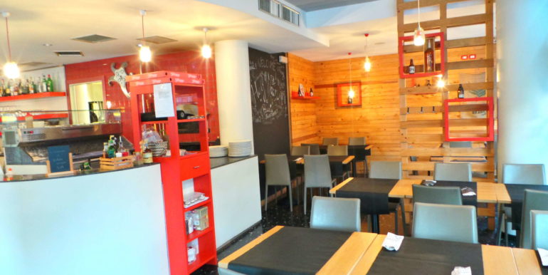 Bar Ristorante con cucina e canna fumaria
