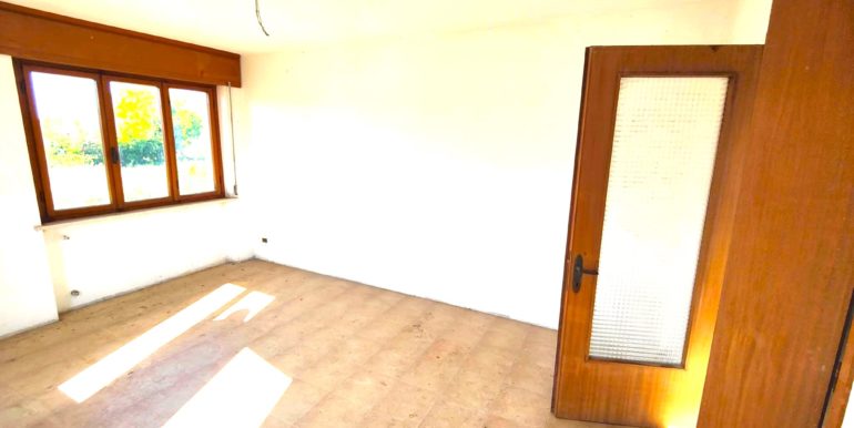 Casa indipendente con terreno