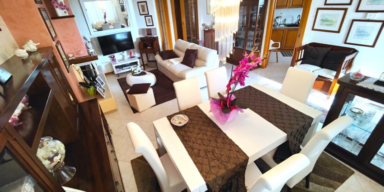 Bifamiliare con giardino privato