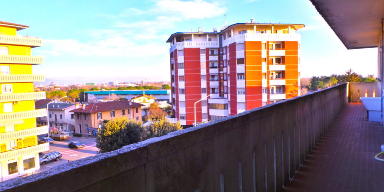 Tricamere biservizi con terrazza e garage