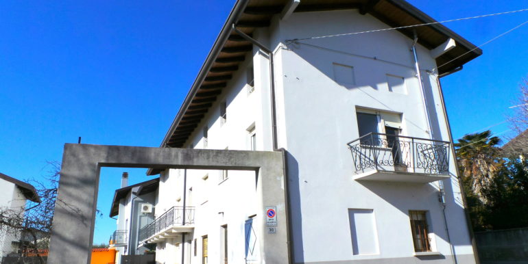 Casa in linea di testa