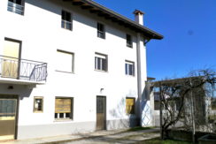 Casa in linea di testa