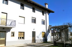 Casa in linea di testa