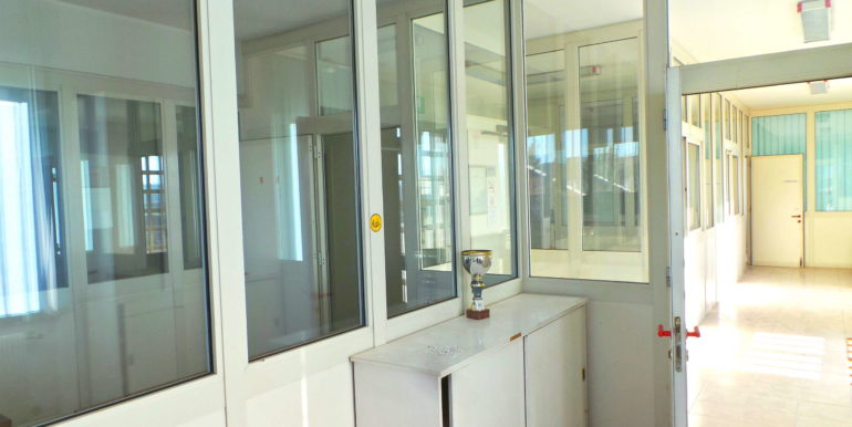 Ufficio di 300mq con 16 posti auto