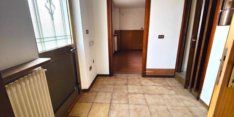 Casa in linea di testa