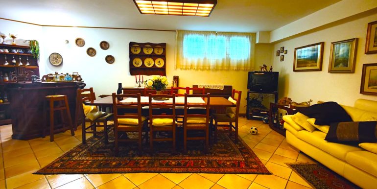 Bifamiliare con giardino privato
