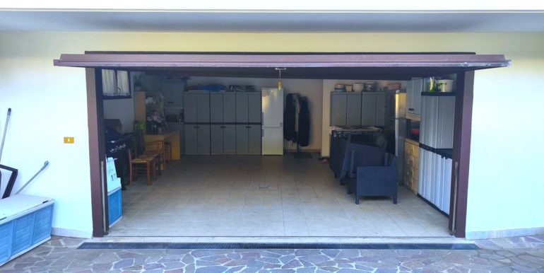 Bifamiliare con giardino privato