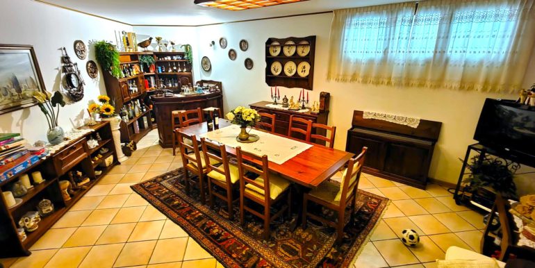 Bifamiliare con giardino privato