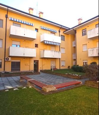 Mini con terrazza e garage