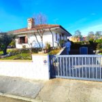 Bifamiliare con giardino privato