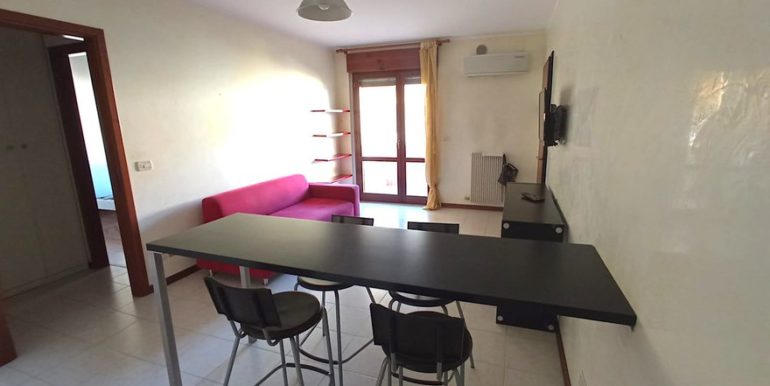Mini con terrazza e garage