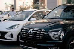 Storico concessionario con ampio parcheggio