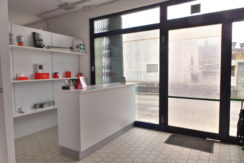 Ampi spazi commerciali e direzionali