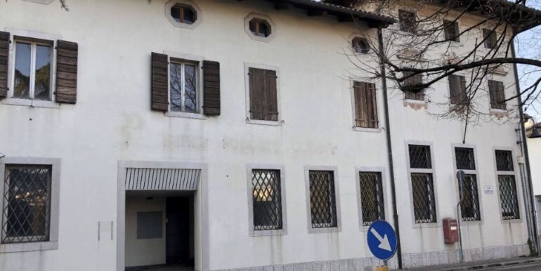 Palazzo da ristrutturare