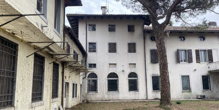 Palazzo da ristrutturare