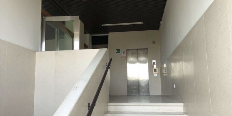 Ufficio su due livelli con ascensore