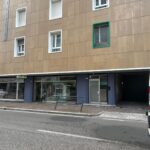 Piazzale Osoppo ufficio con una vetrina