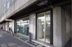 Piazzale Osoppo negozio con una vetrina