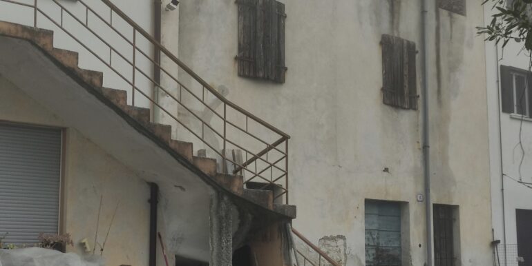 Casa in linea da ristrutturare