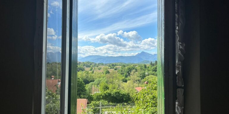 Casa con giardino panoramico