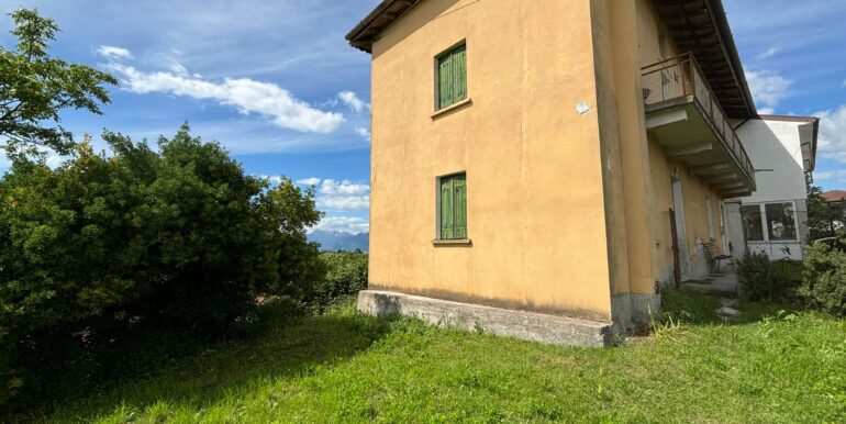 Casa con giardino panoramico