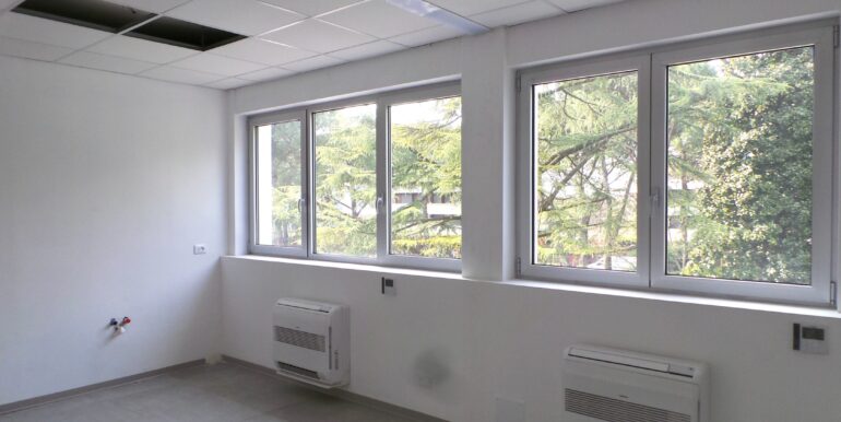 Ufficio con segreteria 150mq