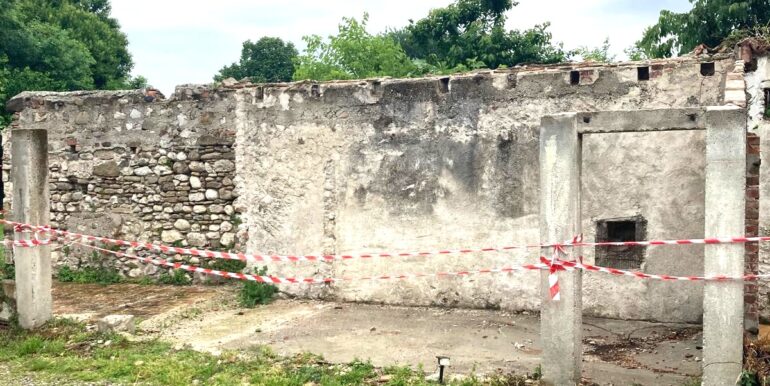 Rustico da ristrutturare in Via Angoria