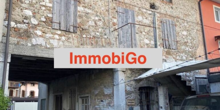 Rustico da ristrutturare in Via Angoria